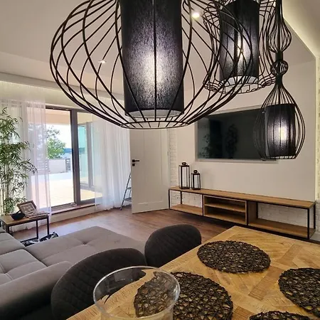 Lazur Apartment *